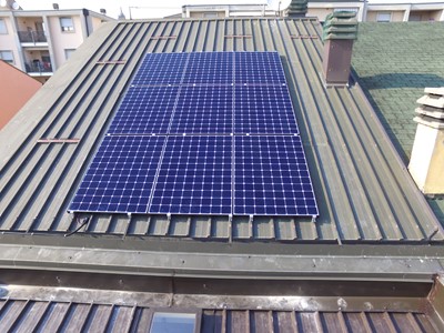 Fotovoltaico 3 kW con Batteria 5 kWh Fotovoltaico 3 kW con Batteria 5 kWh