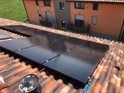 Fotovoltaico 3 kW con Batteria da 5 kWh Fotovoltaico 3 kW con Batteria da 5 kWh