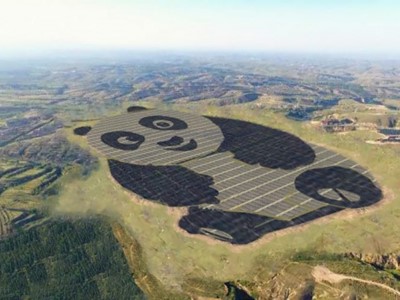 Un impianto fotovoltaico a forma di panda, l’ultima stravaganza cinese