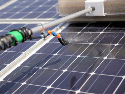 Pulizia impianto fotovoltaico: metti la cera, togli la cera…